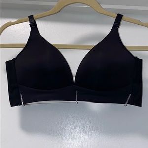 Basic Lightly lined casual bralette in color black